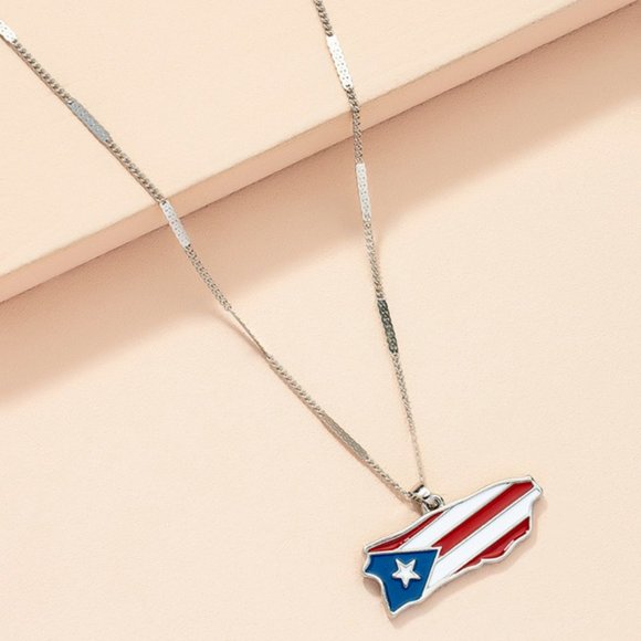 Patriotic American Flag-Themed Charm Pendant Necklace for Her | Women’s. - Picture 4 of 8